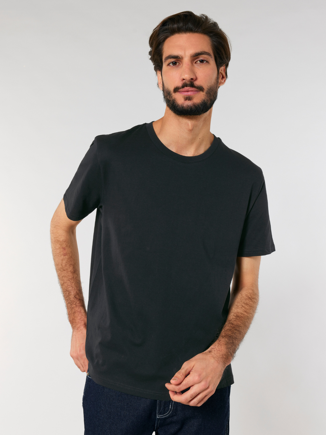 Černé pánské basic tričko ze 100% bio bavlny bez napisů