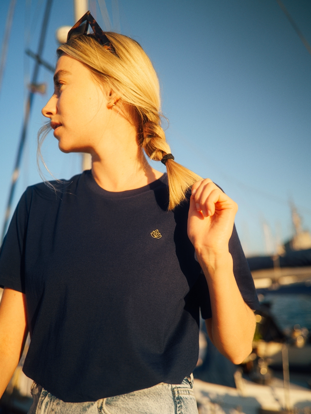 Cape dámské tričko z bio bavlny s kulatým výstřihem námořní modré detailní fotografie