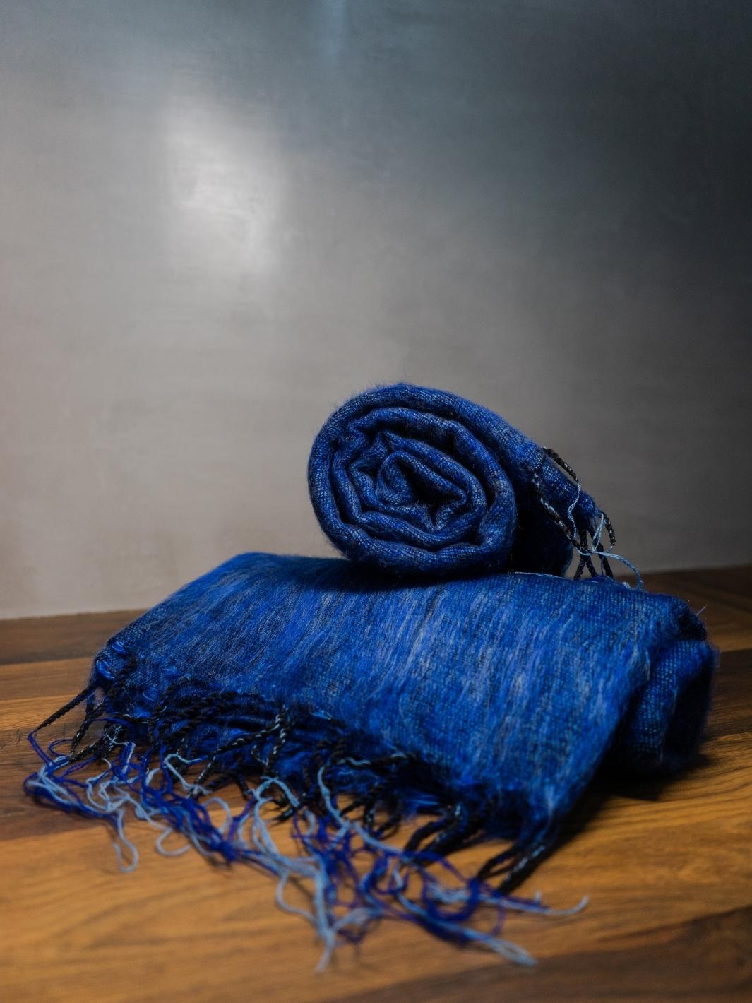 Handwoven yak wool maxi scarf - blue